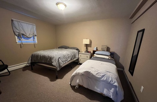 Northwest Yonkers House | 2 beds one queen and 1 twin bed