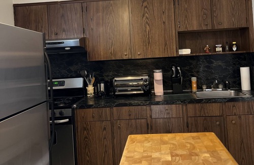 Northwest Yonkers House | 2 beds one queen and 1 twin bed