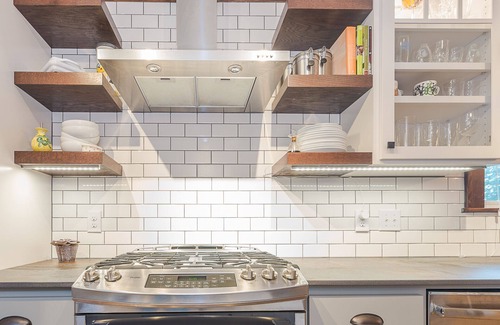 Hiawatha House | 2 beers on tap, like new renovated home between Target Center & airport