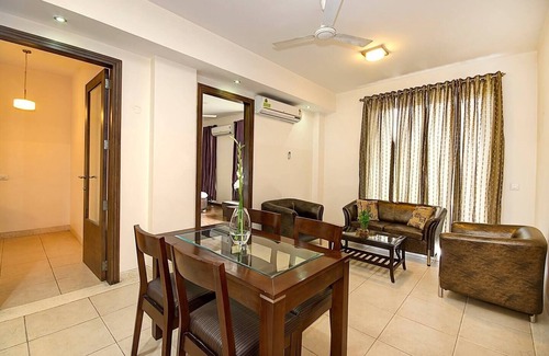 Gurugram Bed & Breakfast | 2 BHK Luxury Serviced Apartment Cyber Park (Perch)