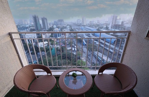 Goregaon East Apartment | 2 BHK Service Apartment for Family Traveler