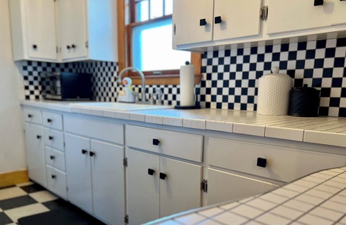 Greater Auburndale House | 2 blocks from local hospitals! Monthly rental perfect for medical professionals