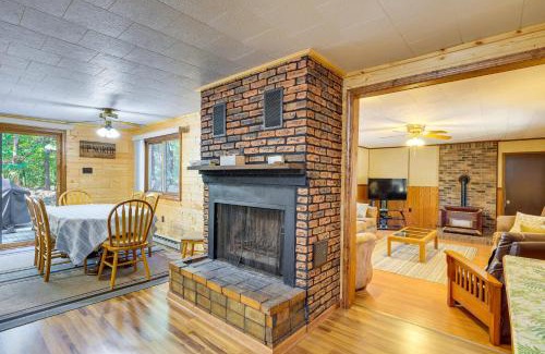 Higgins Lake House | 2 Blocks to Boat Ramp Higgins Lake House with Grill
