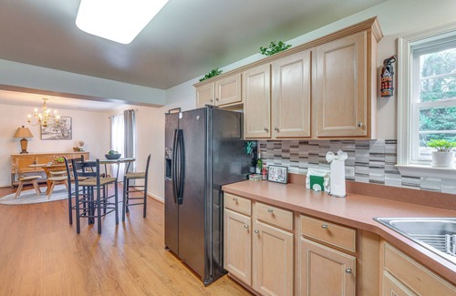 Issue House | 2 Blocks to Potomac River: Gem in Colonial Beach!