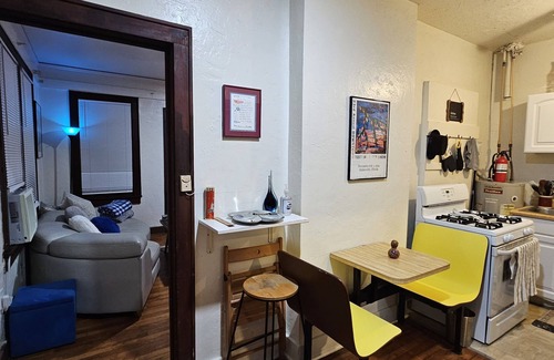 Gainesville Cottage | 2 Blocks to UF Campus in Midtown & 10min Walk to Ben Griffin Stadium, Free Wi-Fi