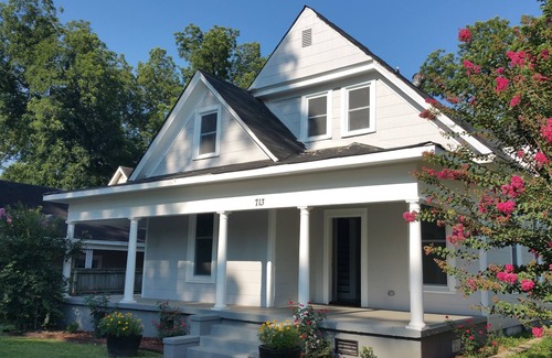 Decatur House | 2 BR 1 bath FULLY FURNISHED home - Decatur AL near Cooks Museum
