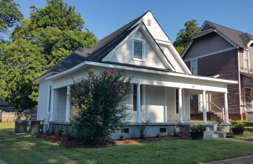 Decatur House | 2 BR 1 bath FULLY FURNISHED home - Decatur AL near Cooks Museum