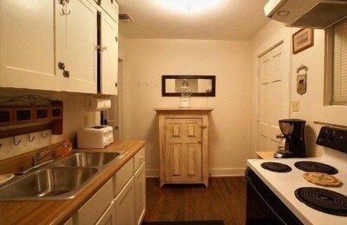 Comanche House | 2 BR/2.5 BA House on 13 Acres, Minutes from Downtown San Antonio!