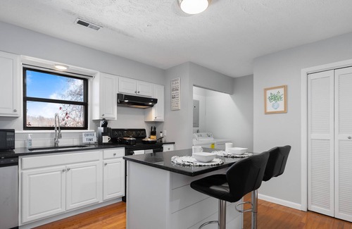 Morgantown House | 2 BR/2 bath King-suite townhouse right next to WVU Stadium & Hospital