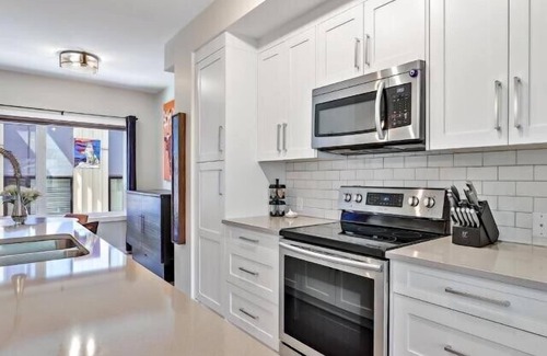 Canmore Condo | 2 BR/2Bth Townhome, AC, Private Garage - Central