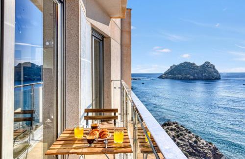 Aguilas Apartment | 2 BR - Above sea - Beachfront