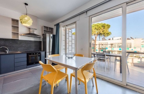 Ishem Apartment | 2-BR Apartment by the Beach - Jasemin