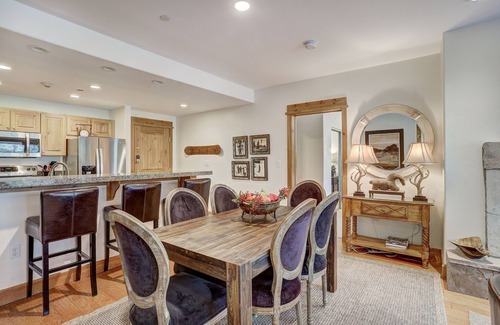 Edwards Condo | 2 BR Condo Arrowhead Village , Walking Distance to Lift by RedAwning