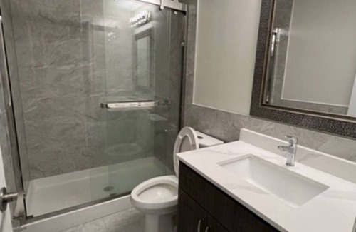 Halton Regional Municipality House | 2 BR Exclusive Suite, TV, Free Parking/Wifi