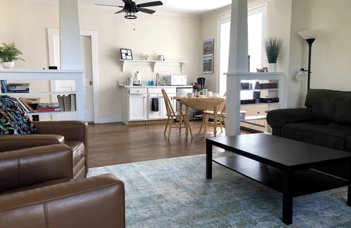 Buena Vista Apartment | 2 BR Get-a-Way in BV steps to Main St