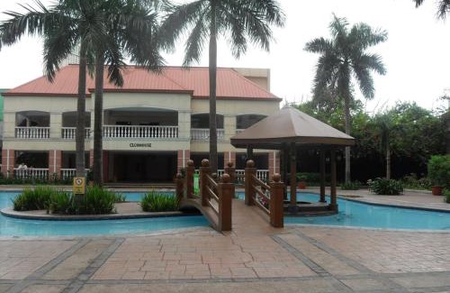 Malamig Apartment | 2 BR Loft Type Bright Family Friendly Apartment in Mnl