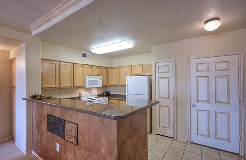 North Scottsdale Condo | 2 BR Relaxing Bliss at a Desert Oasis - End Unit On 1st Floor