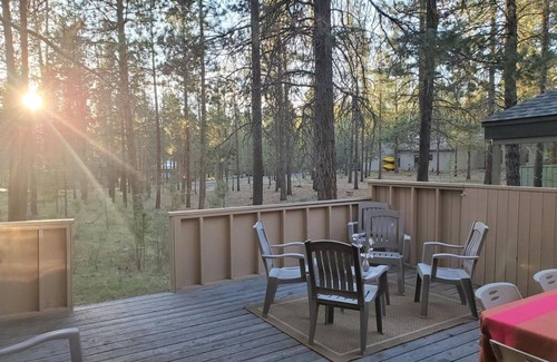 Sunriver House | 2 BR Sunriver home walking distance to the Village. SHARC passes, bikes