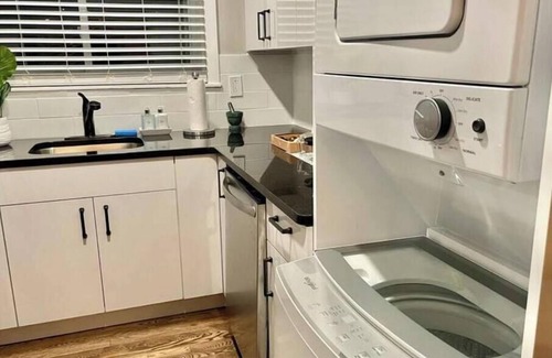 Binghamton Apartment | 2 Br -Symphony on the Park - Gorgeous Design