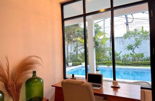 Kerobokan Villa | 2 BR Villa Rhapsody - 5 Mins to Seminyak/Umalas