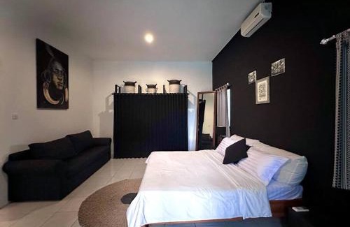 Kerobokan Villa | 2 BR Villa Rhapsody - 5 Mins to Seminyak/Umalas