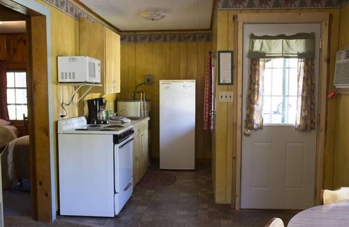 Park Rapids Condo | 2* Cabin. 2 bedroom cabin! Riverfront resort, swim. dine ++