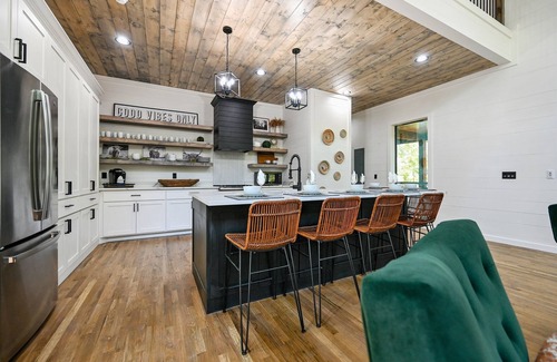 Broken Bow Cabin | 2 Cabins | Sleeps 32 | Games | Hot Tub | Fire Pit
