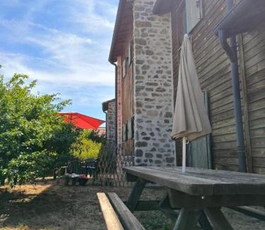 Chomelix Ski Chalet | 2 chalets en Auvergne, avec jardin, ou avec terrasse