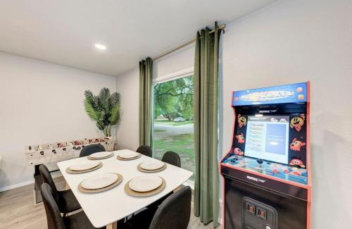 Johnston Terrace House | 2 Combined Homes - 2 Private Pools - 16 Guests