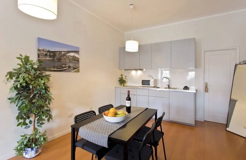 Uniao de Freguesias do Centro Apartment | 2 Comfy Flats w/Netflix | Ace Location