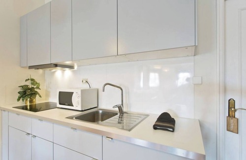 Uniao de Freguesias do Centro Apartment | 2 Comfy Flats w/Netflix | Ace Location