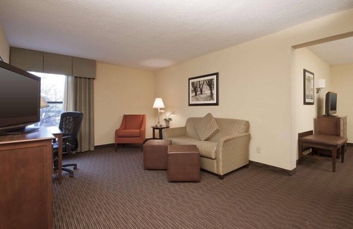 Castleton Hotel | 2 Connecting Suites at a Hotel