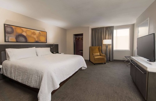Las Colinas Hotel | 2 Connecting Suites at a Hotel