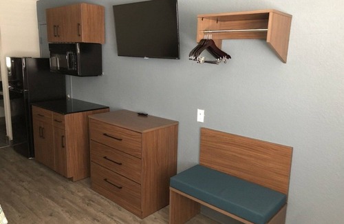 Arena District Hotel | 2 Convenient Studios Near Riverwalk w/Kitchenette, Perfect for Extended Stays