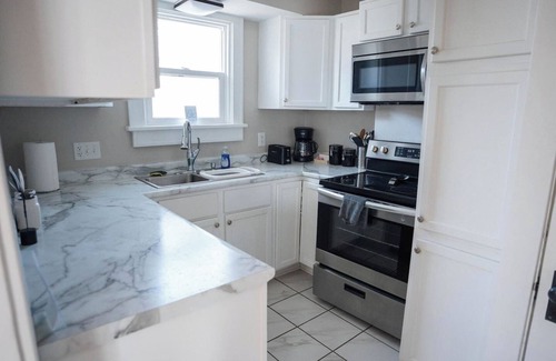 Saint Marys  Allen County Apartment | 2 Cozy & Stylish Queen Beds in Fort Wayne