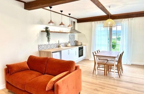 Aujan-Mournede House | 2 Dépendances en pleine campagne