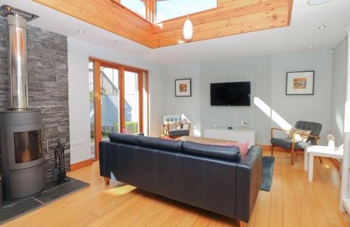 Stoke Gabriel House | 2 Dart
