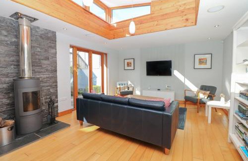 Stoke Gabriel House | 2 Dart