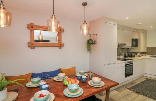 Dartmouth Apartment | 2 De Courcey House