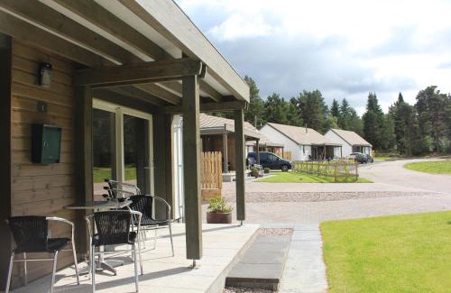 Coylumbridge House | 2 Dellmhor Cottages