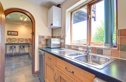 Trefeglwys House | 2 Derw Cottages - Two Bedroom House, Sleeps 4