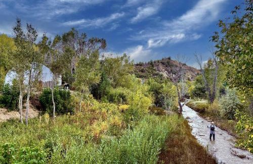 Glendale House | 2 domes in Glendale Utah Fantastic Stargazing