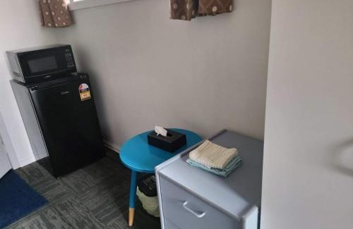 Epsom House | 2 Double Bed including 1 double sofa bed Studio at Epsom