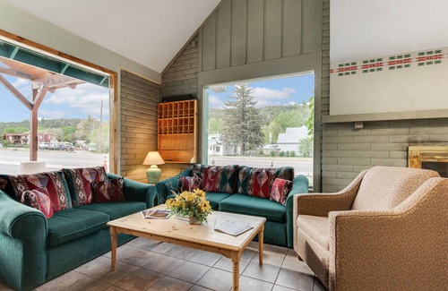 Lewis House | 2 Doubles+Sofa Bed+Kitchen at Dolores Mountain Inn