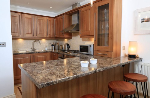 Dartmouth Cottage | 2 EMBANKMENT HOUSE, family friendly in Dartmouth