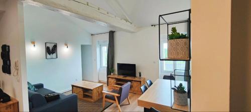 Clermont-Ferrand Apartment | 2 en 1, 10 pers, parking, Wifi