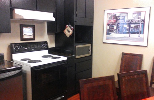 Spenard Apartment | 2 Entire Apts, 6 Bdm, 9 Beds, Corporate & Vacation Midtown, Minutes to Airport