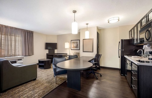Clearwater House | 2 Family-friendly Suites w/Fully-equipped Kitchens! Pool Onsite! Pets Allowed!