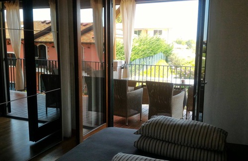 Costermano House | 2 FLOOR APARTMENT WITH TERRACE AND POOL (WI-FI & AIR COND. INCLUDED)