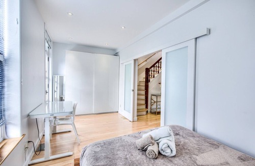 Plateau Mont Royal Apartment | 2 Floors Penthouse With Private Rooftop Terrace